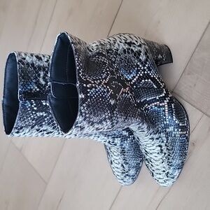 Chinese Laundry boots